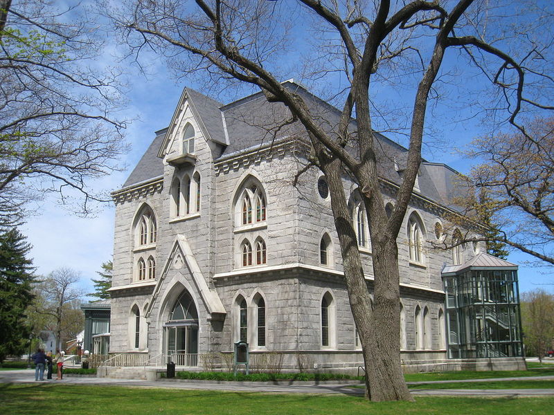 Memorial_Hall_-_Bowdoin_College_-_IMG_7824.JPG