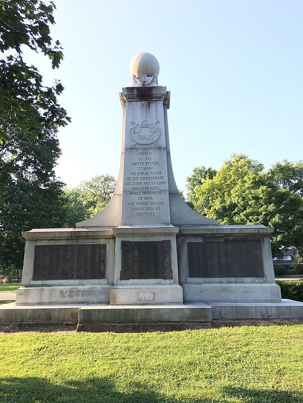 16_Confederate_Soldiers_and_Sailors_Monument-1.jpg