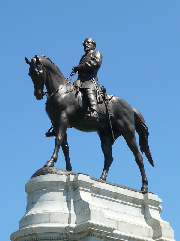 6_The_Robert_E._Lee_Monument.jpg