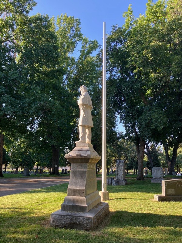 Civil_War_Colorado_-_Mountain_View_Cemetery_GAR_Statue__Longmont__Colorado_-_Image_2.jpeg