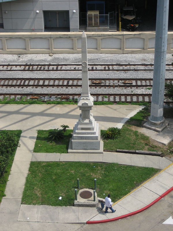 19_Battle_of_Liberty_Place_Monument.jpg